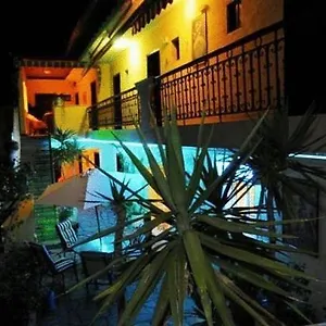 Petunia Hotel Neos Marmaras